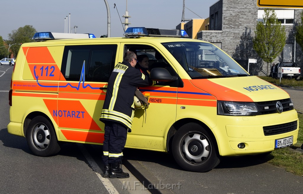 Schwerer VU LKW Zug Bergheim Kenten Koelnerstr P071.JPG - Miklos Laubert